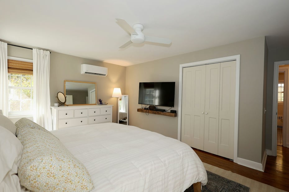 18 Head Of Meadow Road Photo 23