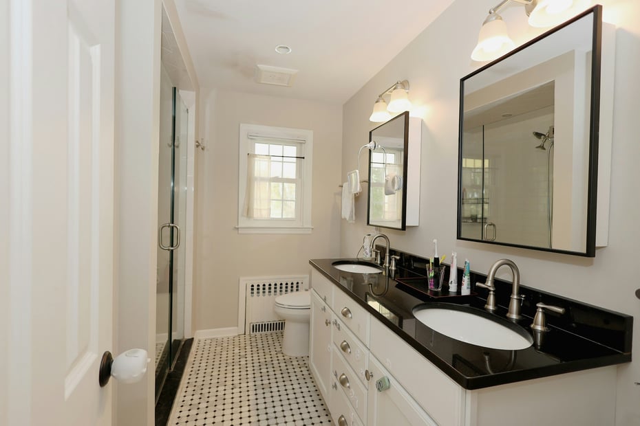 18 Head Of Meadow Road Photo 24