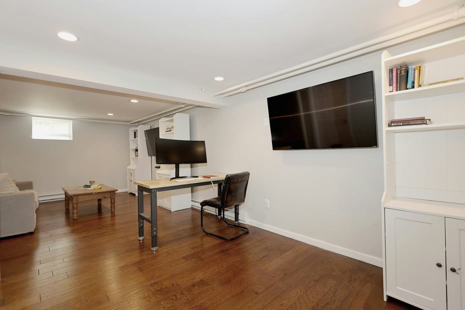 18 Head Of Meadow Road Photo 37