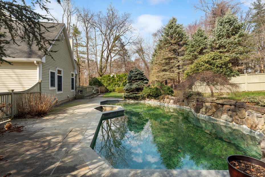 42 Dogwood Lane Photo 3