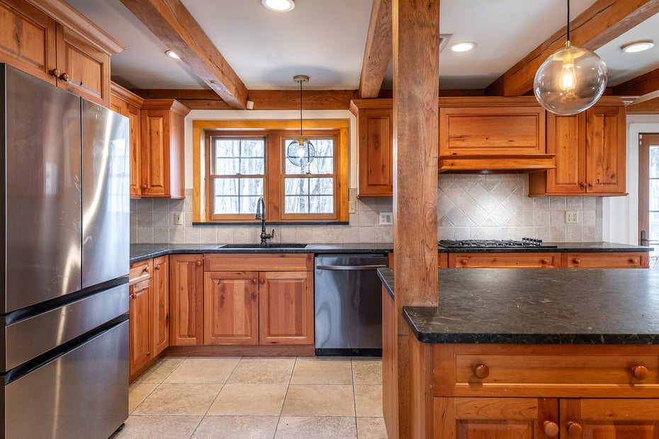 24 Hickory Lane Photo 7