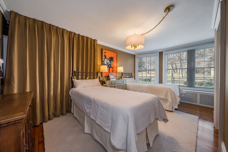 88 Main Street Photo 22