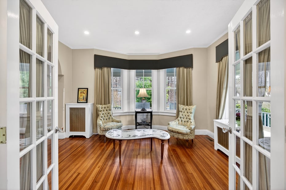 247 Broadway Photo 5