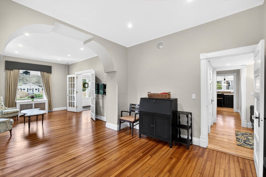 247 Broadway Photo 7