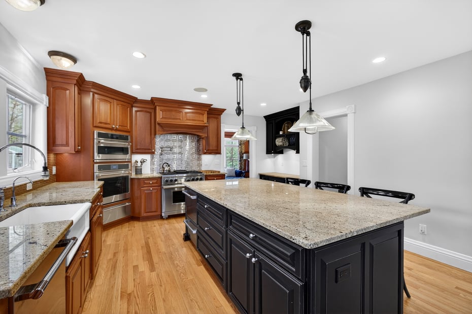 247 Broadway Photo 16