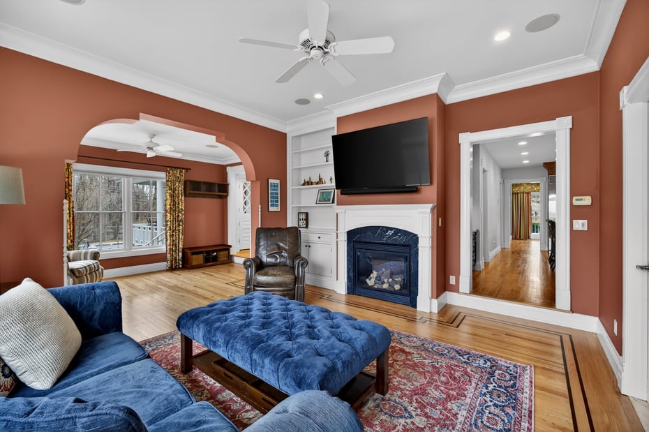 247 Broadway Photo 18