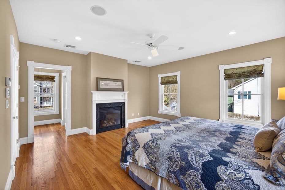 247 Broadway Photo 30