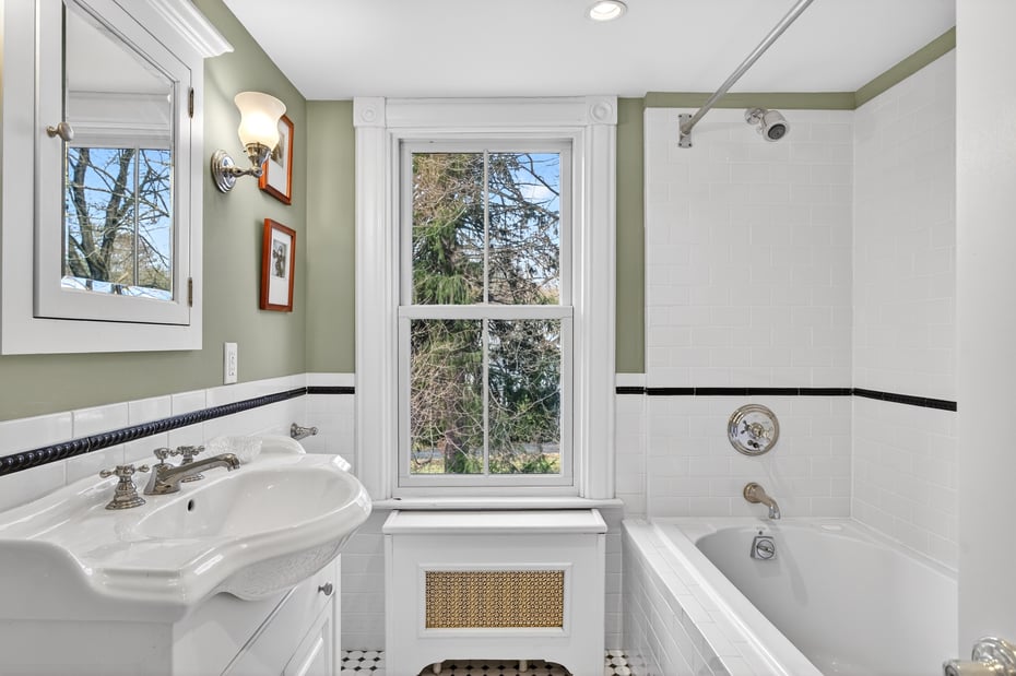 247 Broadway Photo 38