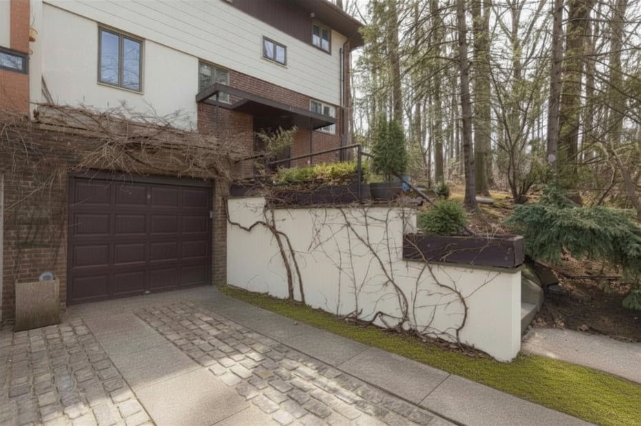 5410 Mosholu Avenue Photo 2