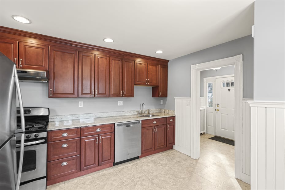 559 Bedford Road  #1st Floor Photo 5