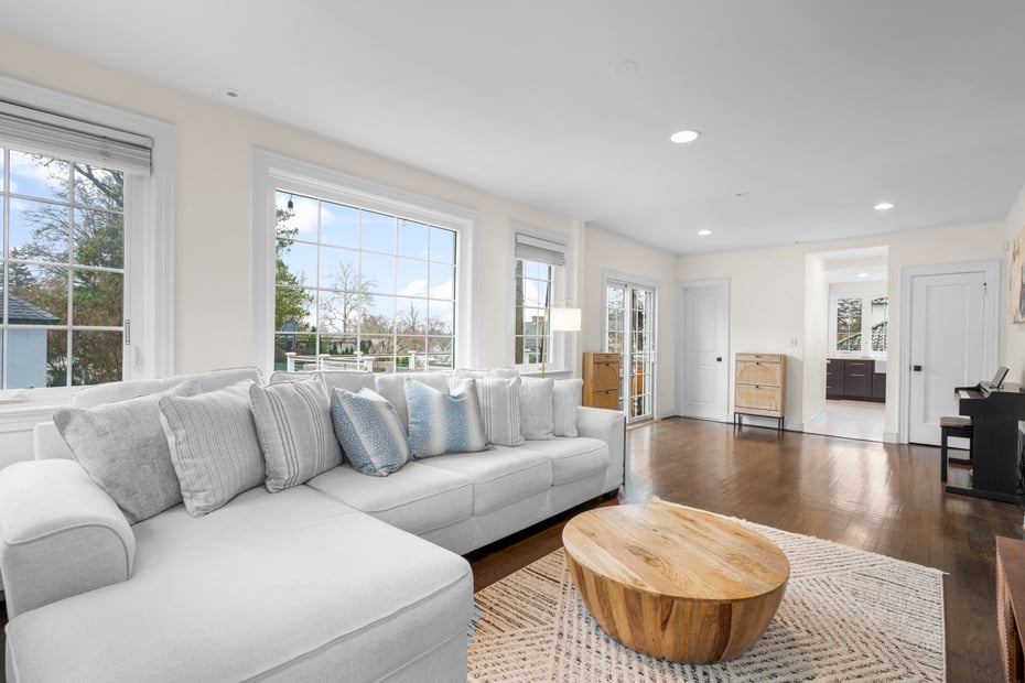 90 Boulevard Photo 17