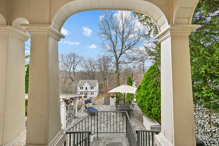 35 Euclid Avenue Photo 7