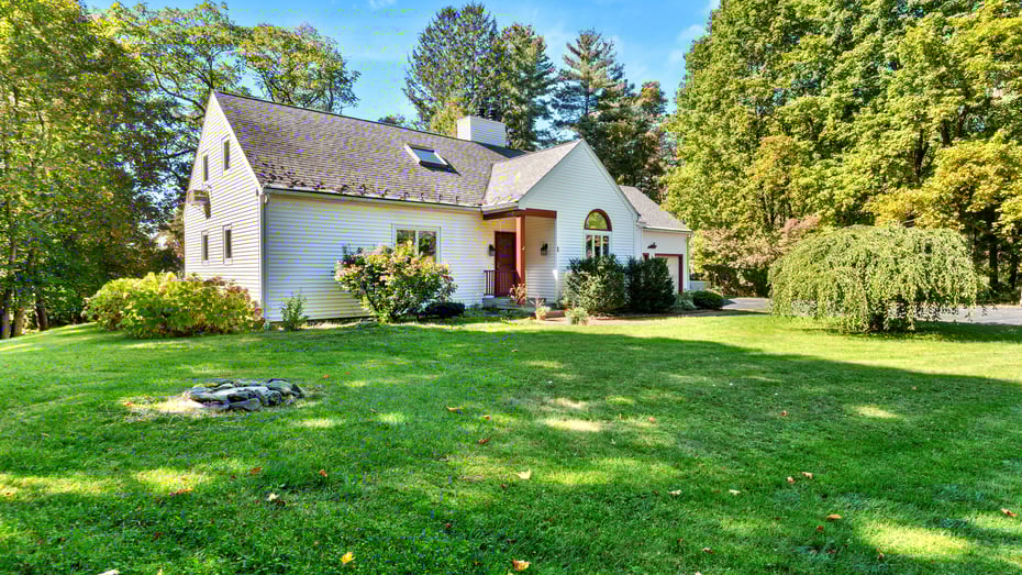 1 Cornwall Dr Photo 3