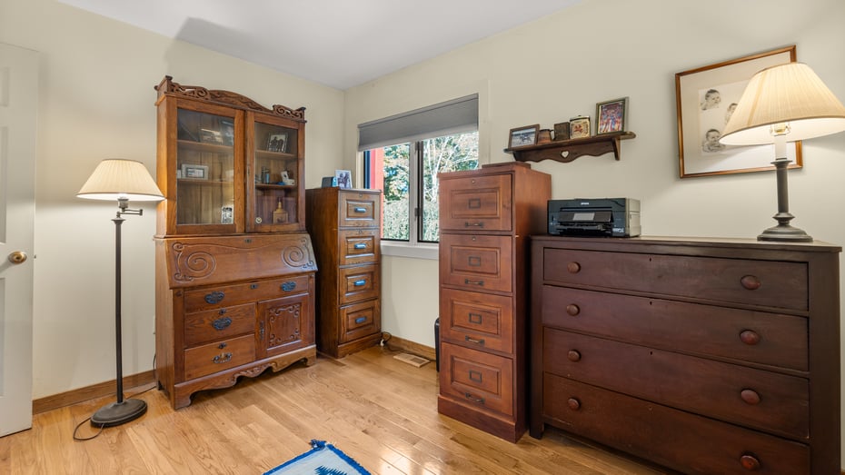 1 Cornwall Dr Photo 23