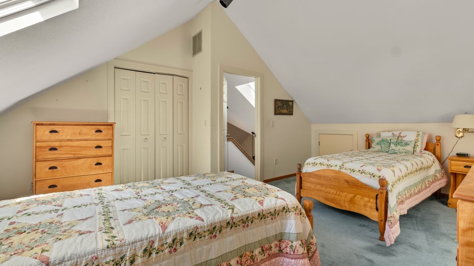 1 Cornwall Dr Photo 28