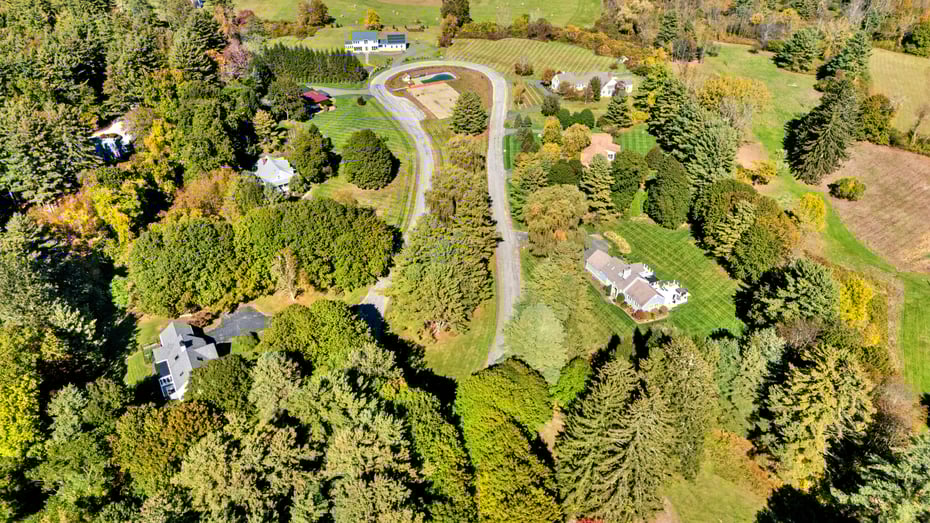 1 Cornwall Dr Photo 37