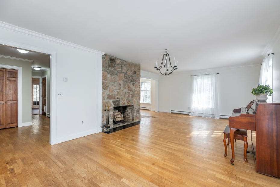 12 Quaker Ridge Road Photo 5