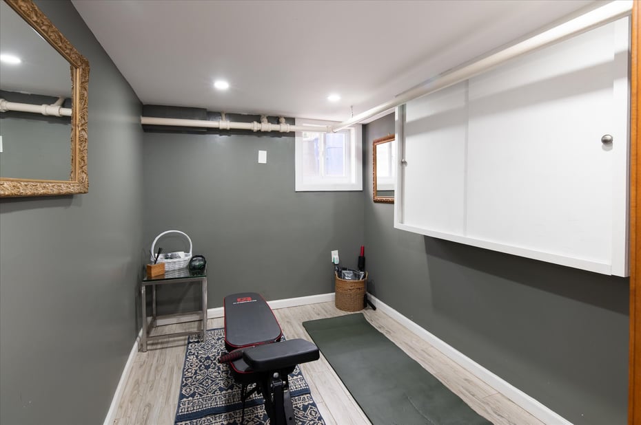 737 Bradley Street Photo 26