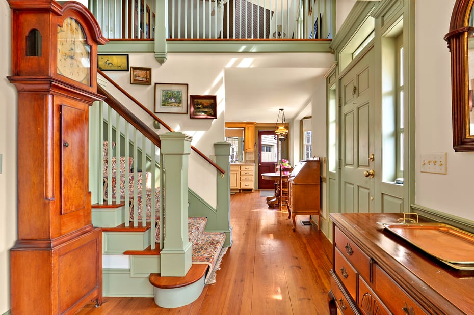 260 Maple Ave Photo 3