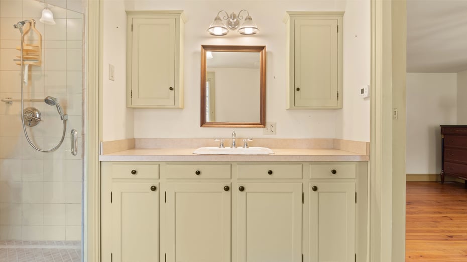 260 Maple Ave Photo 16