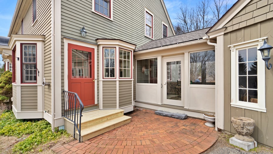 260 Maple Ave Photo 30