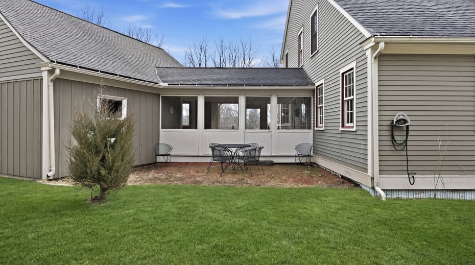 260 Maple Ave Photo 32