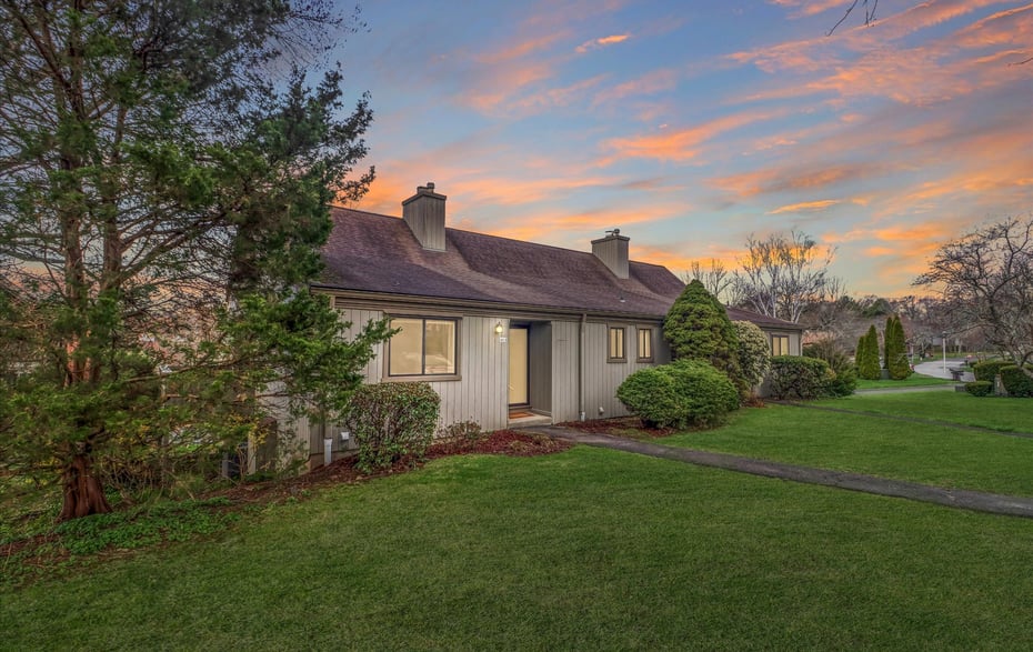 402 Montauk Lane  #B Photo 1