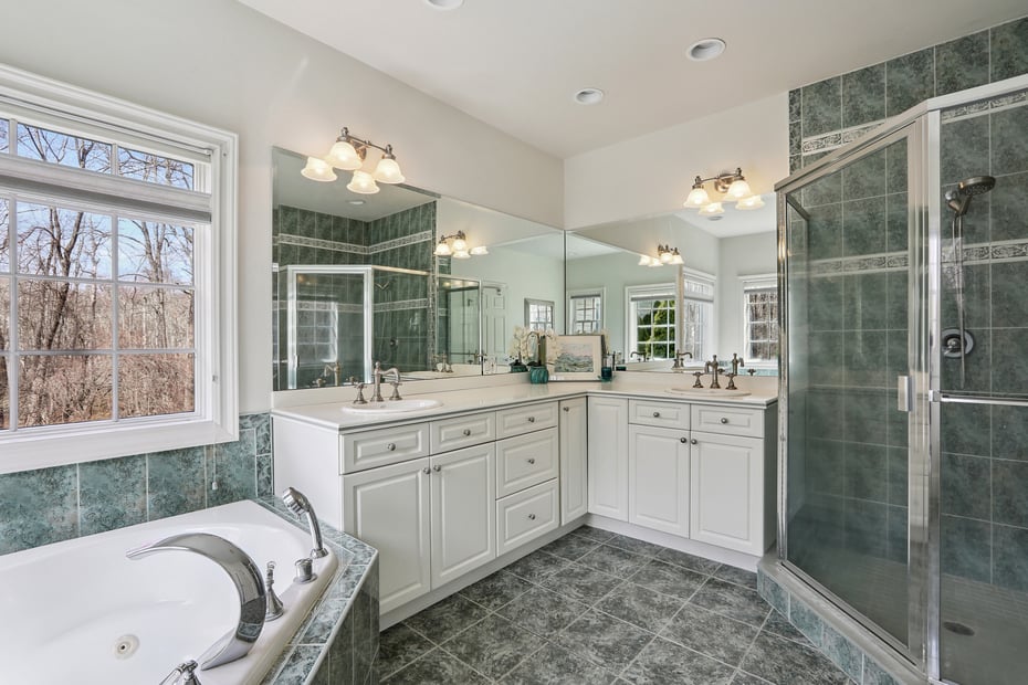 100 Chestnut Hill Road Photo 17