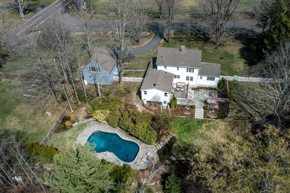 9 Hut Hill Road Photo 3