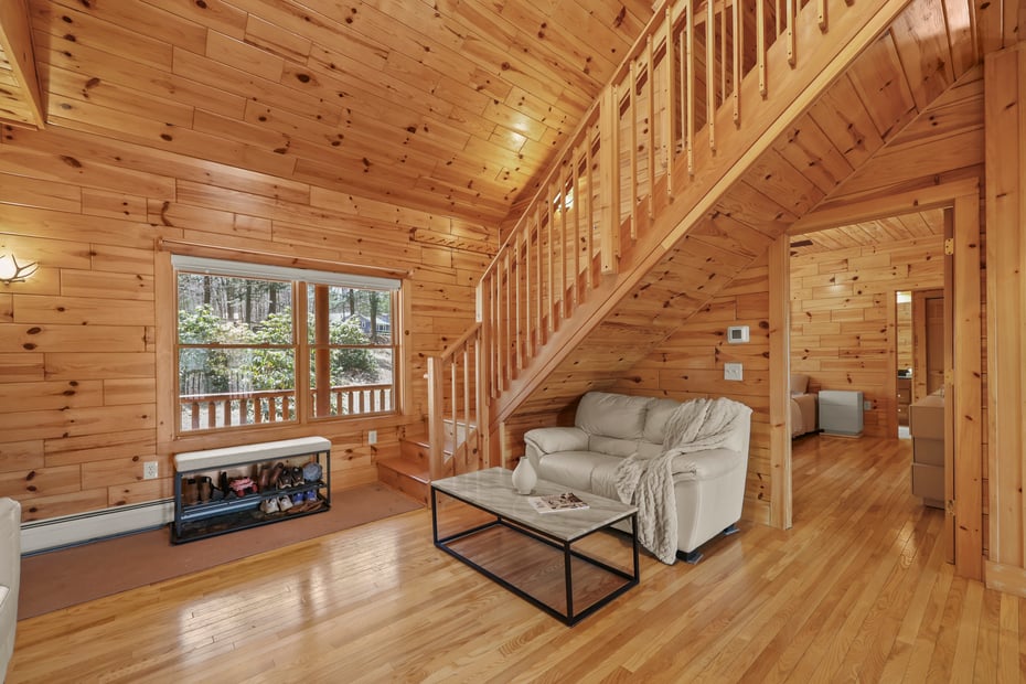 633 E Otis Rd Photo 5