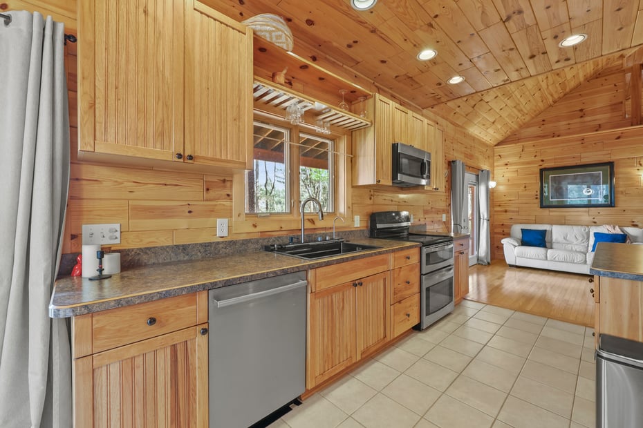 633 E Otis Rd Photo 18