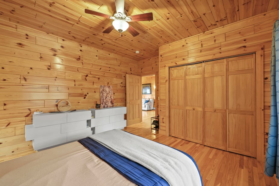 633 E Otis Rd Photo 25