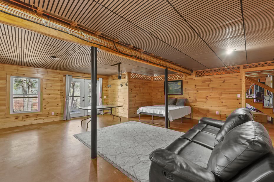 633 E Otis Rd Photo 38