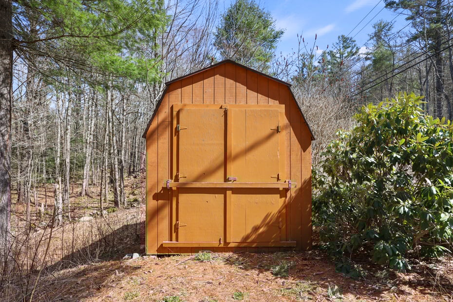 633 E Otis Rd Photo 57