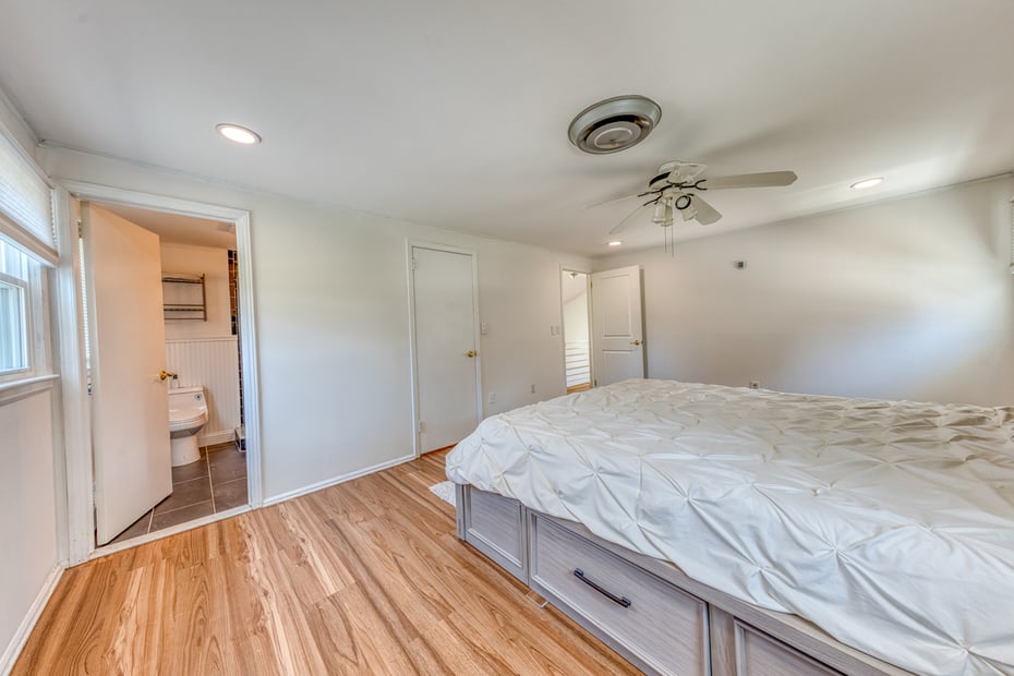 43 Hilldale Road Photo 16