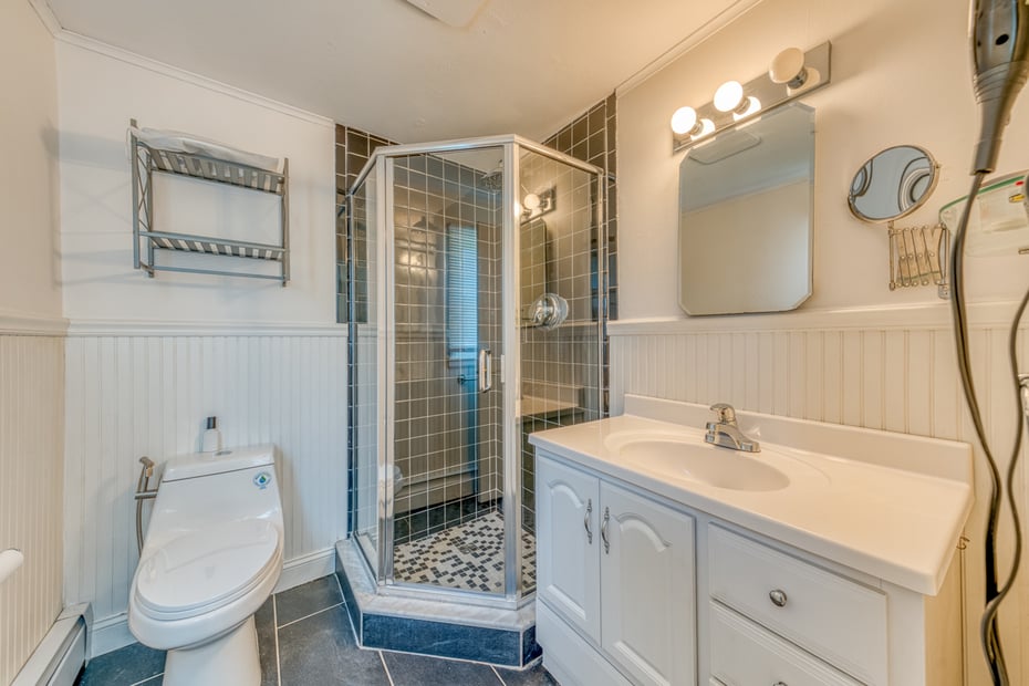 43 Hilldale Road Photo 17