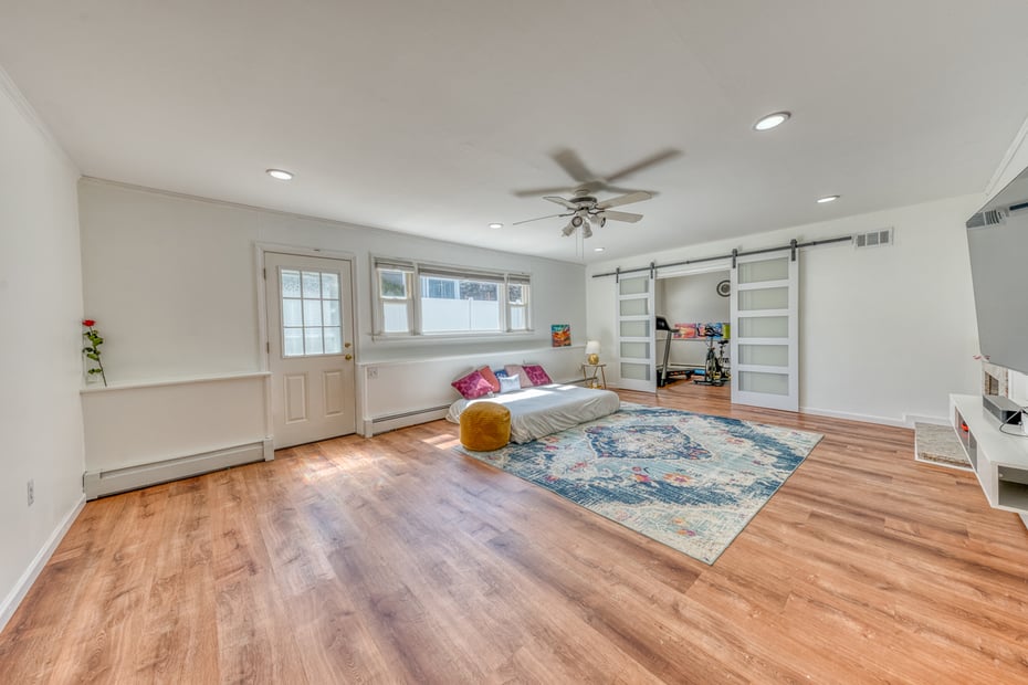 43 Hilldale Road Photo 24