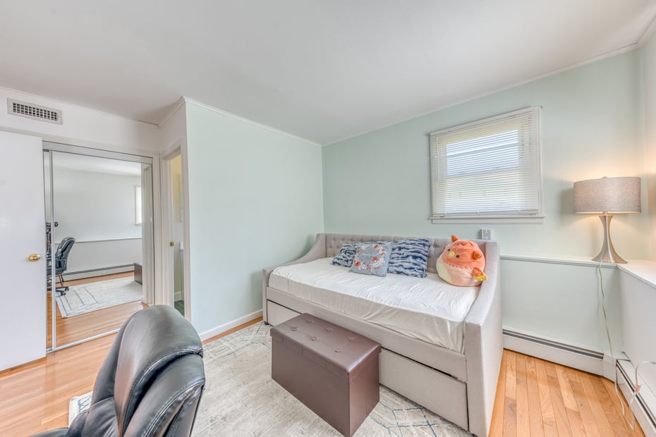 43 Hilldale Road Photo 28