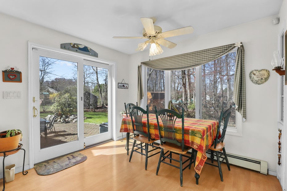 2378 Pine Grove Court Photo 14