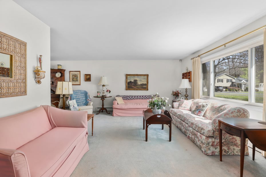 2378 Pine Grove Court Photo 4