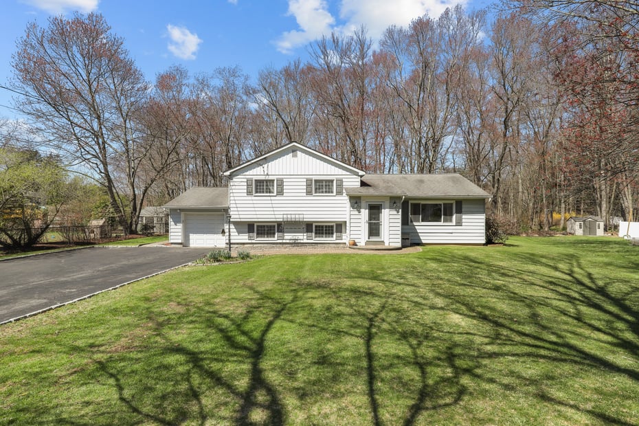 2378 Pine Grove Court Photo 1