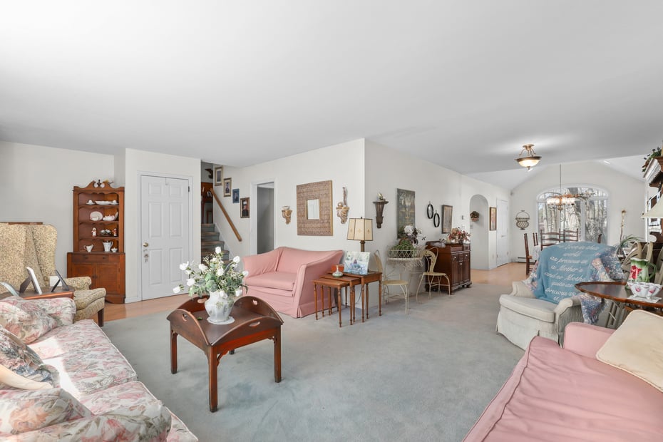 2378 Pine Grove Court Photo 6