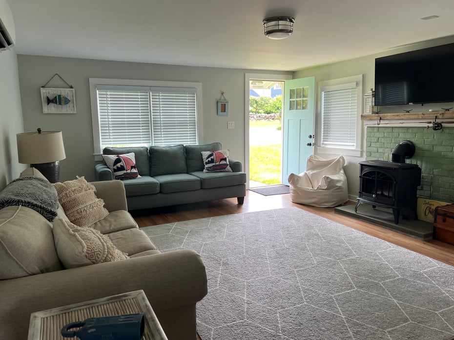 61 Old Black Point Road Photo 7