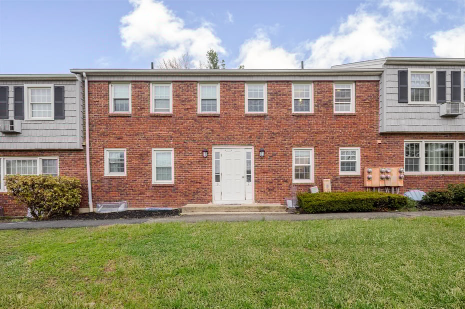 7 Old Farms Lane #7 Photo 2