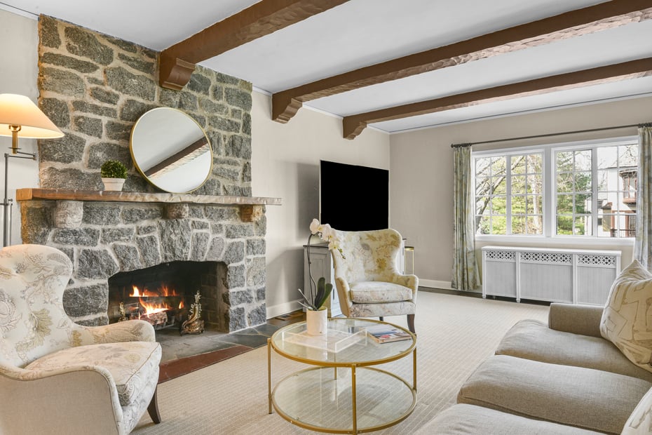 79 Mountain Avenue Photo 10