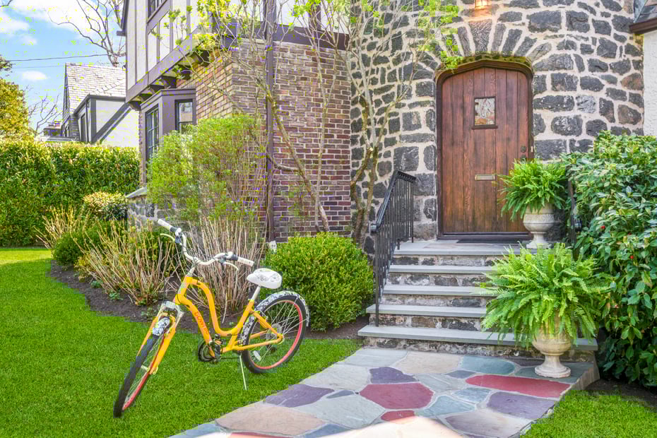 79 Mountain Avenue Photo 6