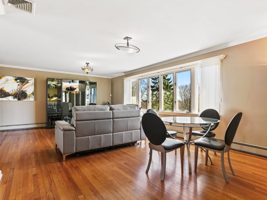 548 Howellton Road Photo 4