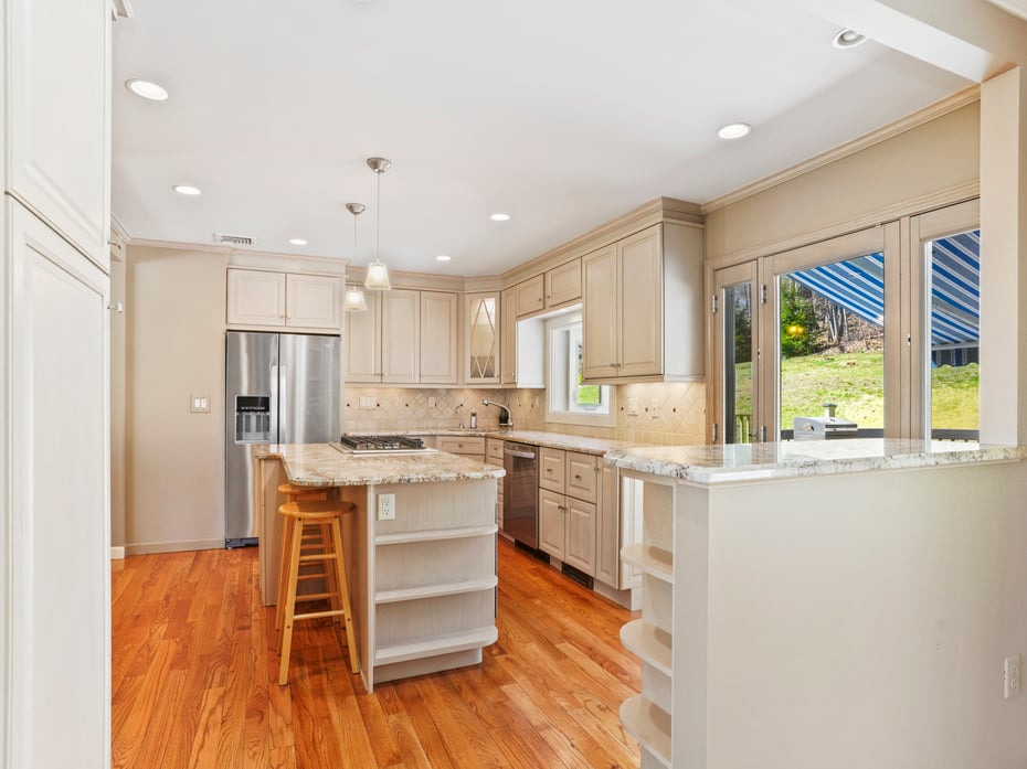 548 Howellton Road Photo 11