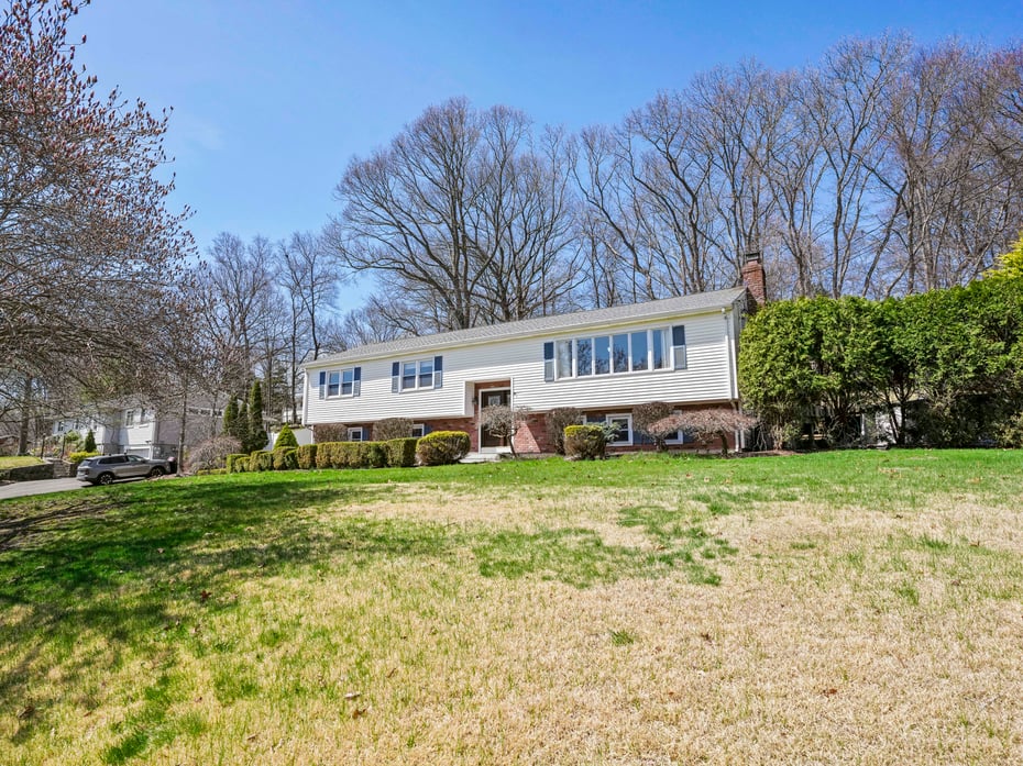 548 Howellton Road Photo 32