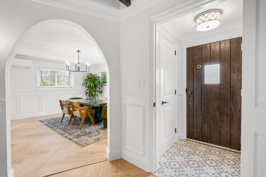 200 Larchmont Avenue Photo 5